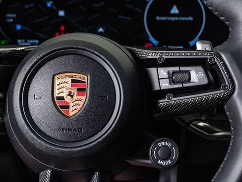 Certified 2025 Porsche Cayenne E-Hybrid Coupe AWD/4WD image 19