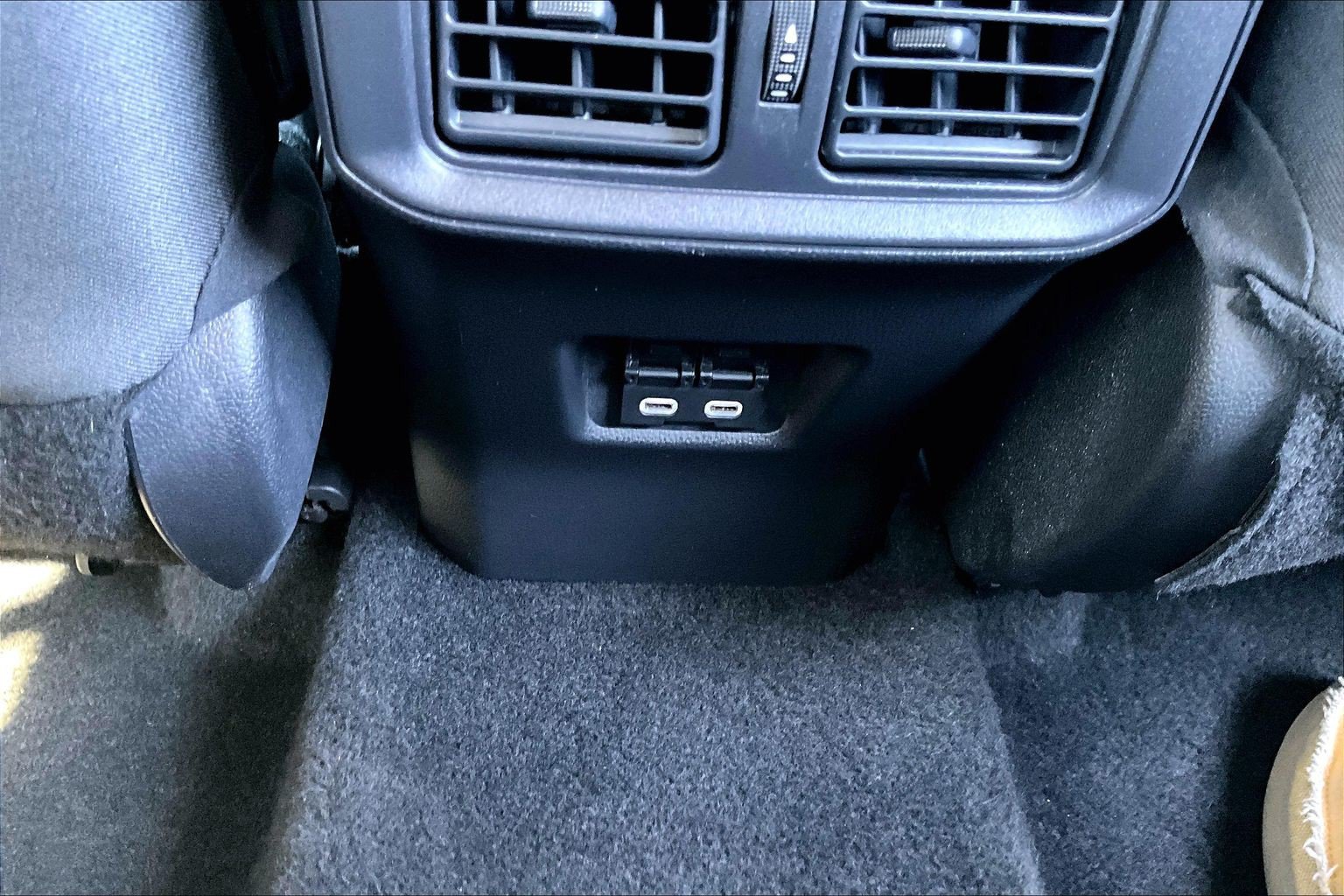 Used 2025 Toyota RAV4 XLE FWD image 33