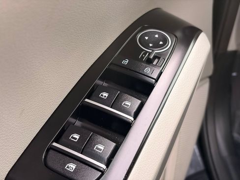 Used 2023 Kia Soul LX w/ LX Technology Package FWD image 22