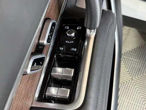 Used 2023 Land Rover Range Rover SE image 28