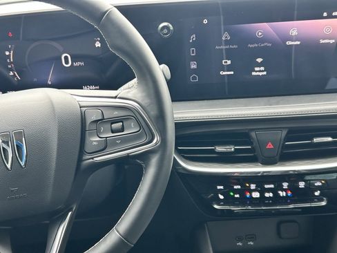 Used 2025 Buick Encore GX Avenir w/ Avenir Technology Package image 15