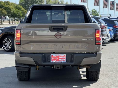 Used 2023 Nissan Frontier PRO-4X w/ Technology Package image 8