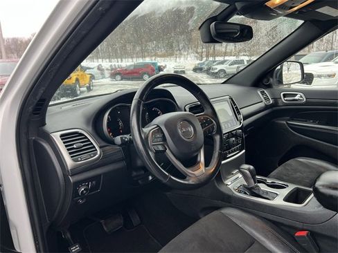 Used 2019 Jeep Grand Cherokee Altitude image 10