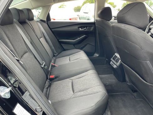 Used 2025 Honda Accord SE image 27