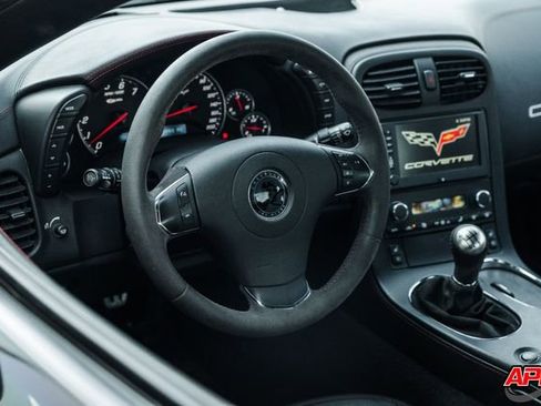 Used 2012 Chevrolet Corvette Z06 w/ 3LZ Preferred Equipment Group image 6