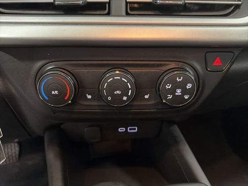 Certified 2024 Chevrolet Trax LS w/ LS Convenience Package FWD image 19