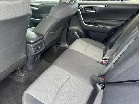 Used 2025 Toyota RAV4 XLE FWD image 11