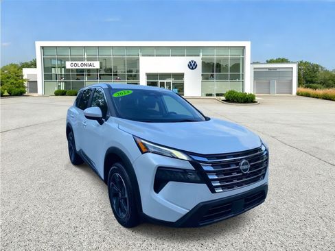 Used 2024 Nissan Rogue SV AWD/4WD image 7