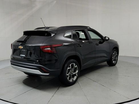 Used 2024 Chevrolet Trax LT w/ Driver Confidence Package FWD image 5