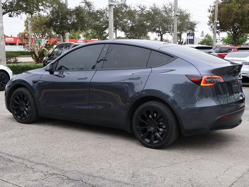 Used 2023 Tesla Model Y Long Range image 9