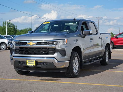 Used 2024 Chevrolet Silverado 1500 LT AWD/4WD image 7