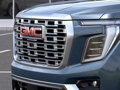 New 2026 GMC Yukon Denali w/ Sun & Power Step Package AWD/4WD image 37