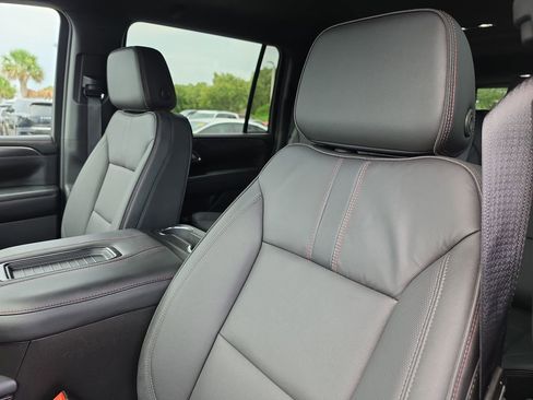 Used 2024 Chevrolet Suburban RST w/ Luxury Package RWD image 11