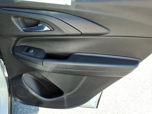 Used 2023 Chevrolet TrailBlazer RS w/ Sun and Liftgate Package AWD/4WD image 16