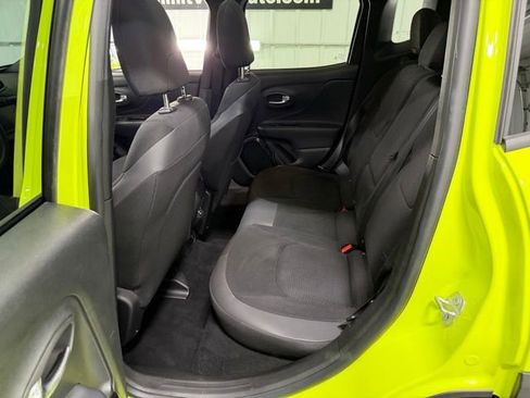 Used 2018 Jeep Renegade Altitude AWD/4WD image 10