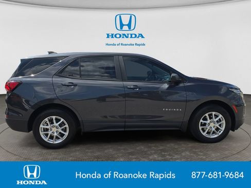 Used 2022 Chevrolet Equinox LS AWD/4WD image 6