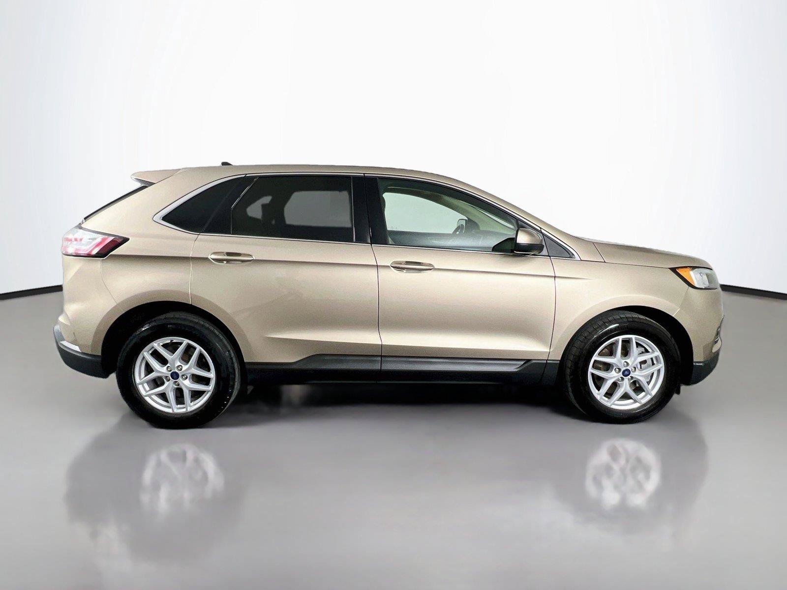 Used 2021 Ford Edge SEL w/ Convenience Package AWD/4WD image 7