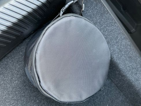 New 2026 BMW 530i w/ Premium Package RWD image 8