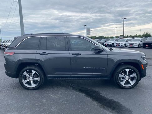 Used 2024 Jeep Grand Cherokee Limited AWD/4WD image 10