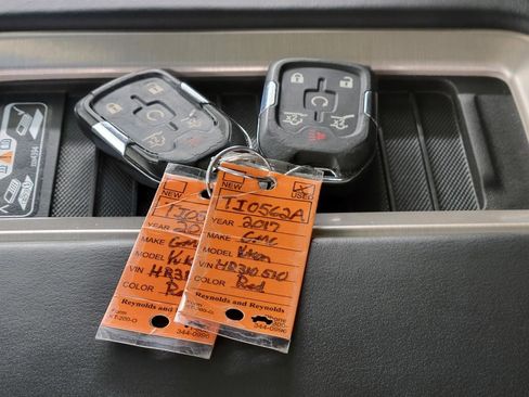 Used 2017 GMC Yukon Denali w/ Open Road Package image 32