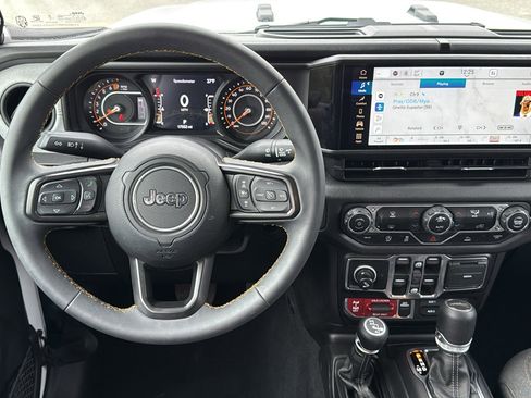 Certified 2024 Jeep Gladiator Sport image 26