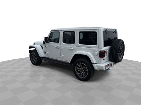 Used 2022 Jeep Wrangler Unlimited Sahara image 6