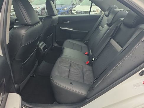 Used 2014 Toyota Camry L image 14