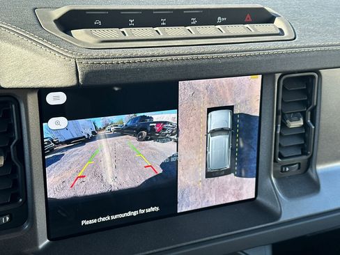 New 2025 Ford Bronco Badlands image 28