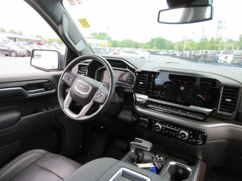 Used 2022 GMC Sierra 1500 SLT w/ SLT Premium Package AWD/4WD image 23