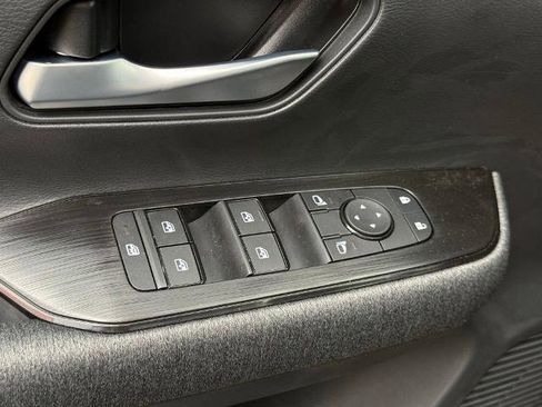 New 2026 Nissan Kicks SV w/ Charging Package FWD image 19