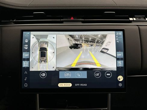 Certified 2025 Land Rover Range Rover SE image 28