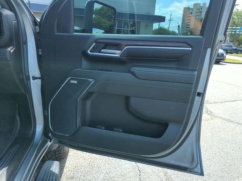 Used 2024 GMC Sierra 3500 SLT w/ SLT Premium Package AWD/4WD image 32