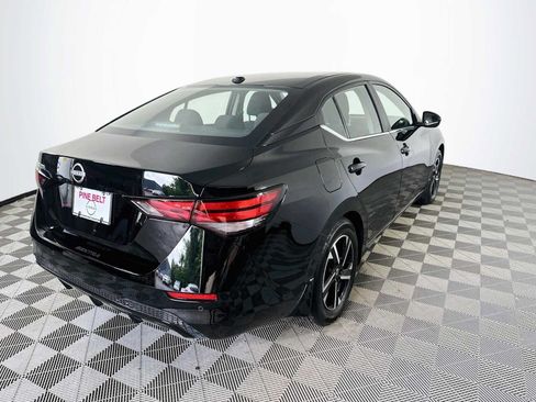 Used 2025 Nissan Sentra SV FWD image 4