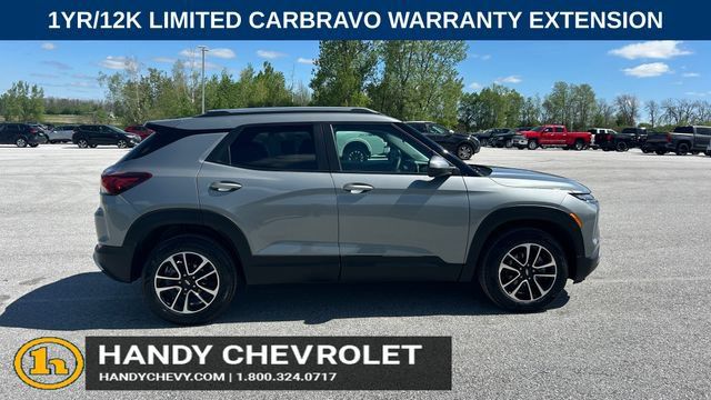 Used 2025 Chevrolet TrailBlazer LT AWD/4WD image 2