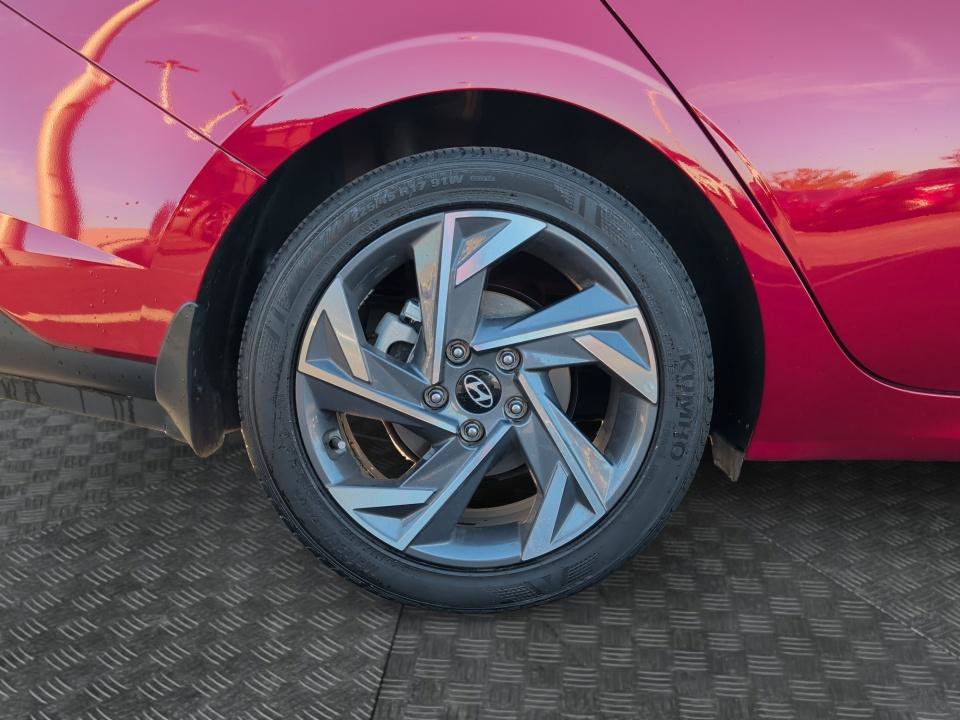 Certified 2025 Hyundai Elantra Sport FWD image 23