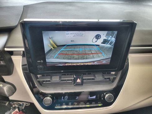 Used 2024 Toyota Corolla LE FWD image 17