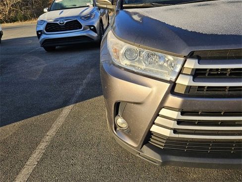 Used 2019 Toyota Highlander Plus image 5
