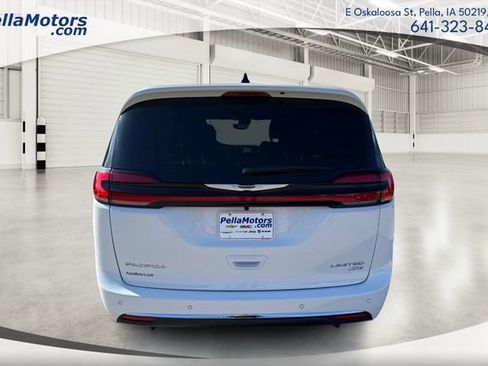 New 2026 Chrysler Pacifica Limited w/ Uconnect Theater Family Group image 4