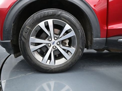 Used 2020 Ford Explorer Platinum w/ Premium Technology Package AWD/4WD image 34