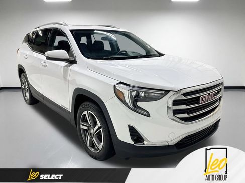 Used 2020 GMC Terrain SLT w/ Preferred Package FWD image 2