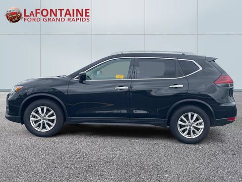 Used 2020 Nissan Rogue S w/ Special Edition Package FWD image 4
