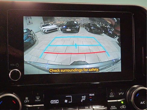 Certified 2025 Toyota Highlander XLE image 22