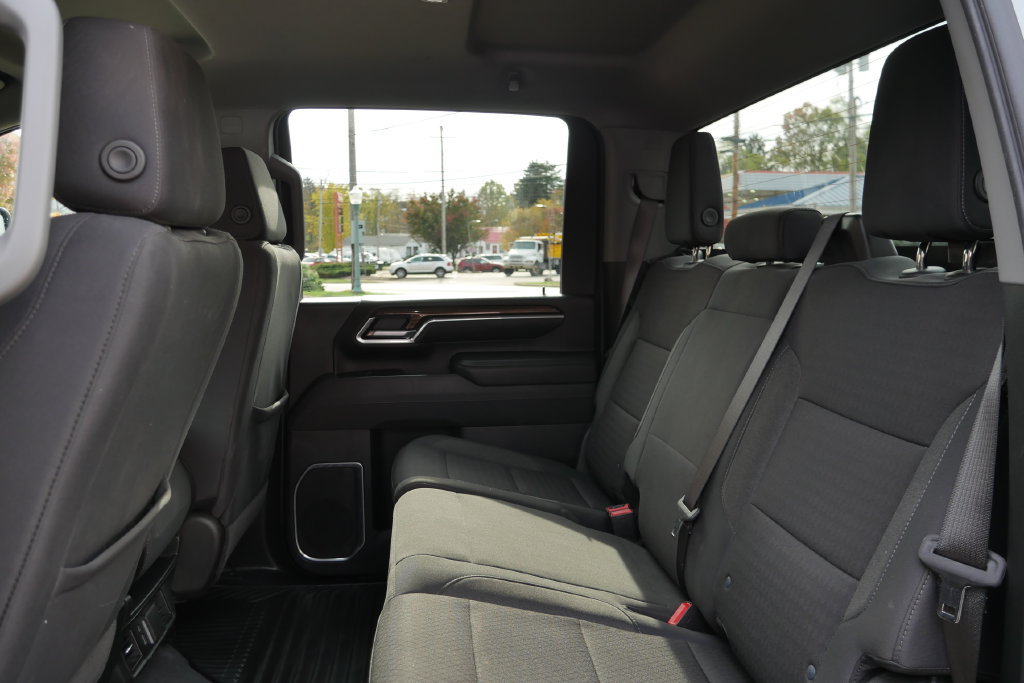 Used 2025 Chevrolet Silverado 3500 LT w/ Safety Package AWD/4WD image 12