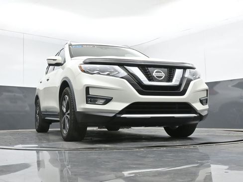 Used 2017 Nissan Rogue SL w/ SL Premium Package image 52