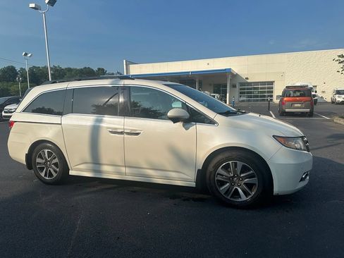 Used 2015 Honda Odyssey Touring image 12
