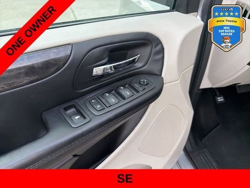 Used 2018 Dodge Grand Caravan SE w/ UConnect Hands-Free Group image 14