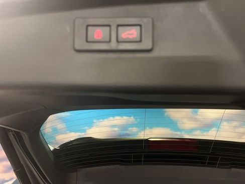 Used 2025 Subaru Outback Touring XT w/ Popular Package #2 image 67