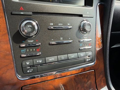 Used 2015 Lincoln Navigator 2WD image 35