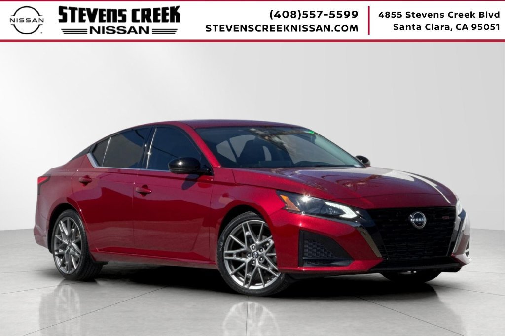 Used 2023 Nissan Altima 2.0 SR FWD image 1