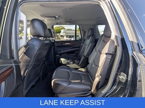 Used 2020 Cadillac Escalade Luxury w/ Escalade Sport Edition AWD/4WD image 11